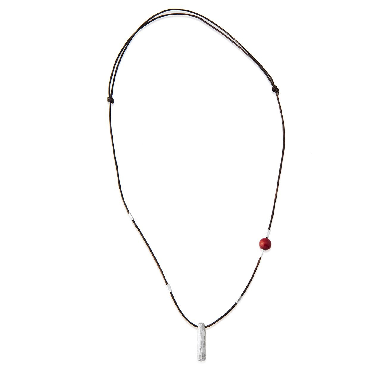 Uzun Gümüş Çubuklu Taşlı Deri Kolye