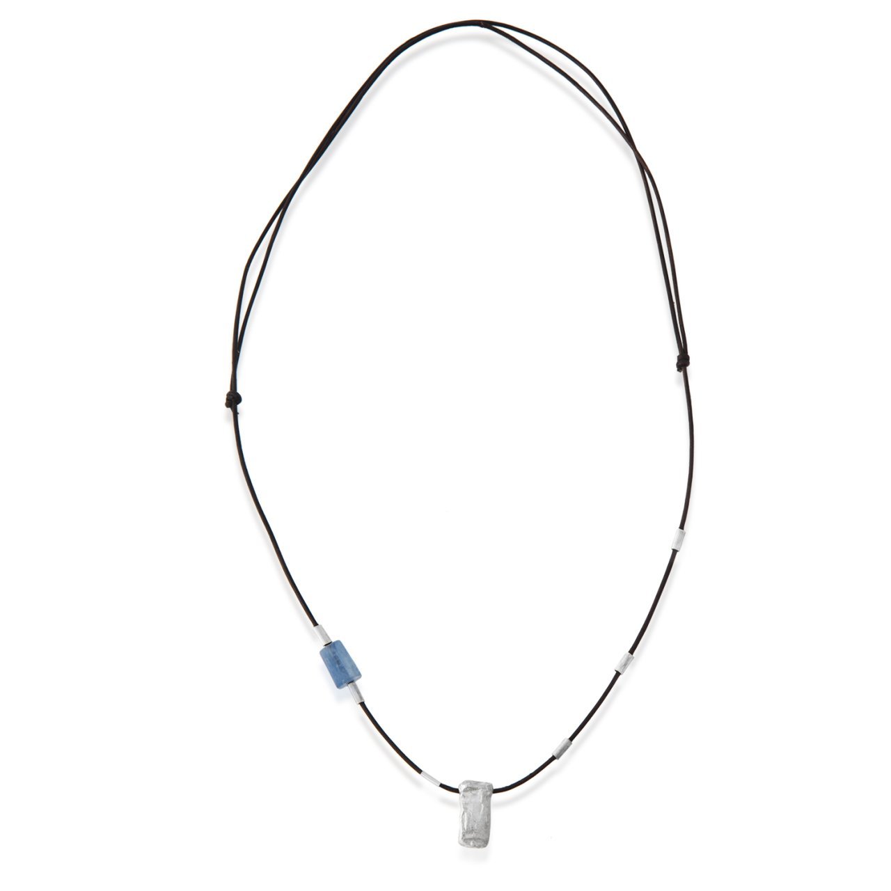 Yassı Gümüş Çubuklu Taşlı Deri Kolye